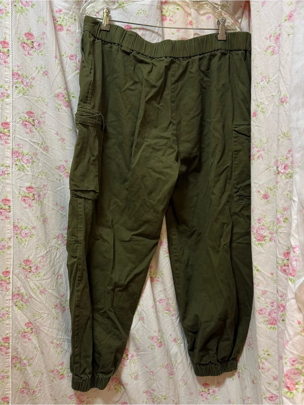 Fashion Nova Olive Green Cargo Jogger Pants - Picture 2 of 6